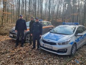 policjanci i strażnicy leśni i łowieccy na patrolu